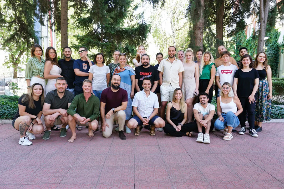 Груповата снимка на участниците в курса NLP